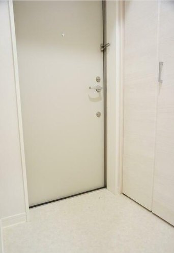 東急田園都市線 三軒茶屋駅 徒歩3分 4階建 築8年の玄関写真