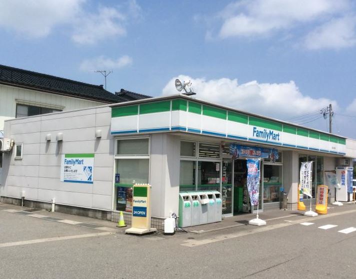 コンビニ　ファミリーマート 富山向新庄店（コンビニ）まで583m