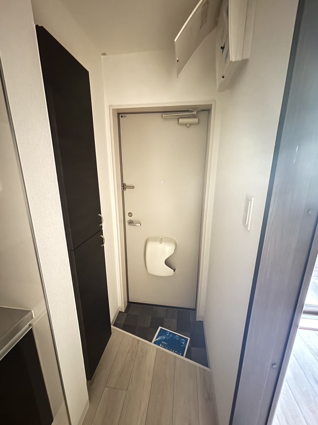 ジーメゾン塩屋の玄関写真