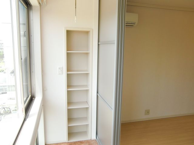 レトア亀山の居間写真