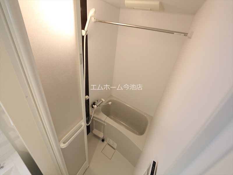 バス・シャワールーム　バスルーム　浴室暖房乾燥機付き