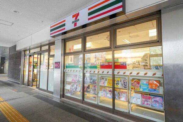 コンビニ　セブンイレブン 勝どき駅前店（コンビニ）まで59m