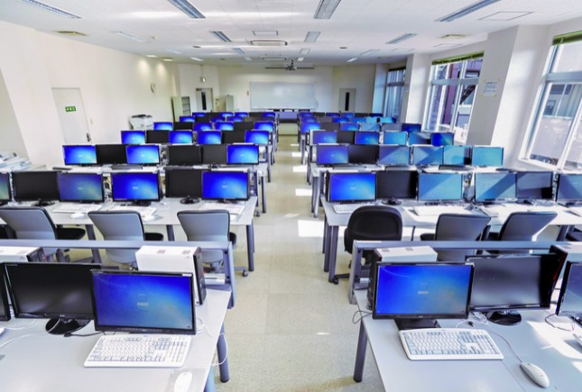 大学・短大　私立女子栄養大学駒込キャンパス（大学・短大）まで647m