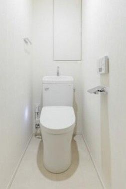 トイレ　別タイプ部屋　参考写真です