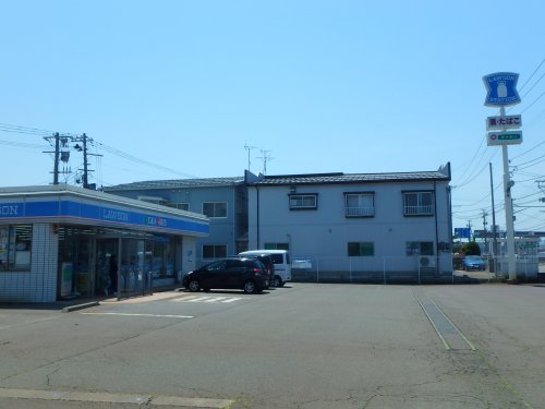 コンビニ　ローソン上越石橋1丁目店（コンビニ）まで54m