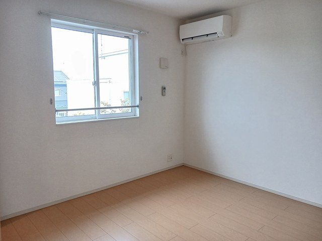 その他部屋・スペース　落ち着いて過ごせるお部屋なので、寝室にいかがでしょうか