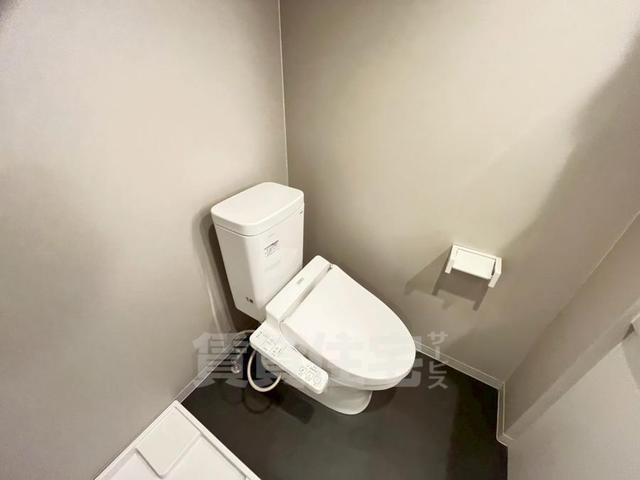 阪急宝塚線 曽根駅 徒歩10分 3階建 築9年のトイレ写真