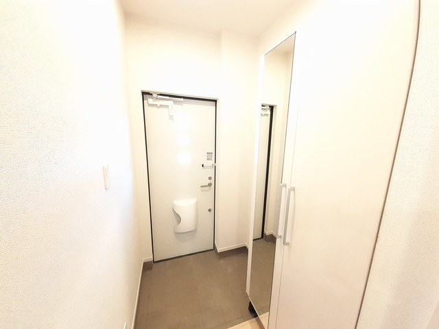 シャン ド フルールIの玄関写真