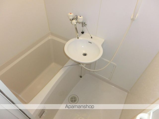 レオパレスPERSIMMONの風呂写真