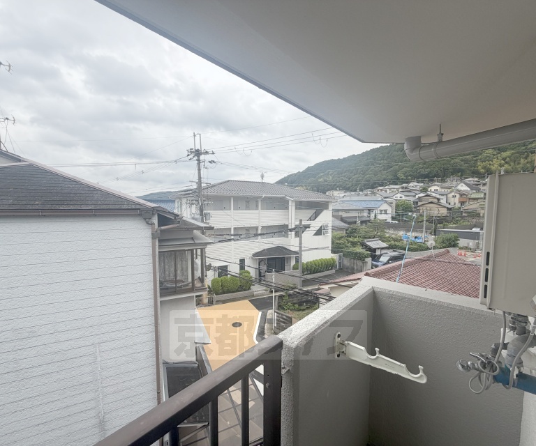 玄関　日当りのいいお部屋です