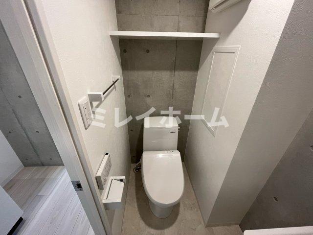 トイレ　同建物内、別のお部屋の参考写真になります。