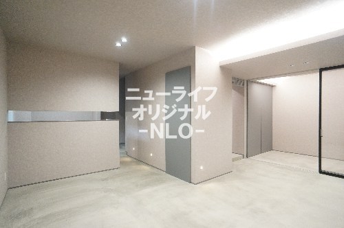 居室・リビング　寛ぎのリビング空間は照明計画や配色にもこだわった設計！
