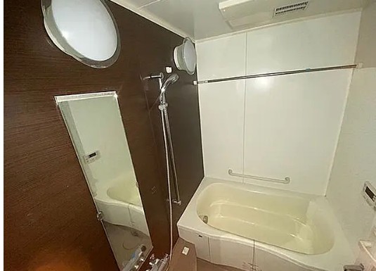 バス・シャワールーム　写真は同タイプ住居です。