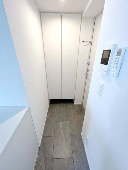 東急目黒線 不動前駅 徒歩4分 5階建 築3年の玄関写真