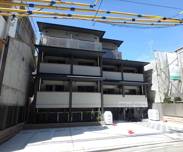 地下鉄烏丸線 今出川駅 徒歩28分 4階建 築12年の外観写真