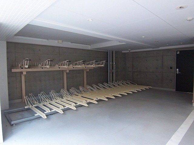京王井の頭線 高井戸駅 徒歩5分 8階建 築18年の外観写真