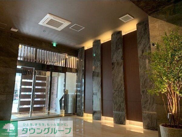 Mid Court Higashimikuniの外観写真