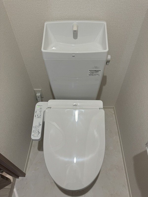 トイレ　建築中の為、同建築会社施工の物件写真を使用しています。