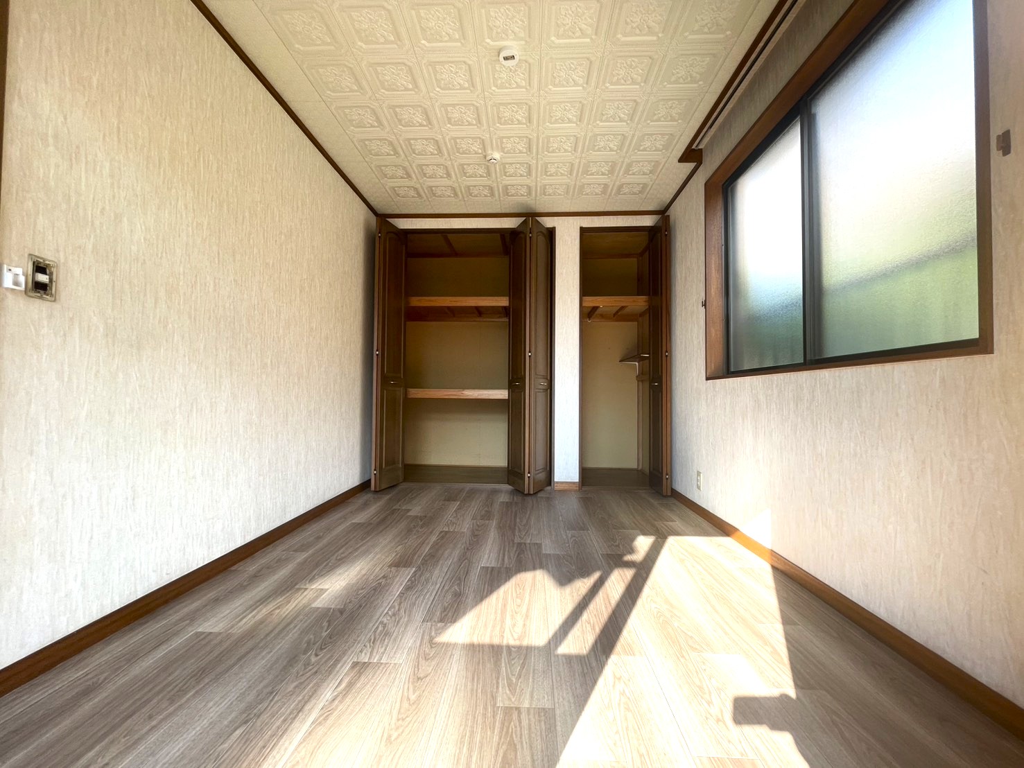 杉田4丁目戸建ての居間写真
