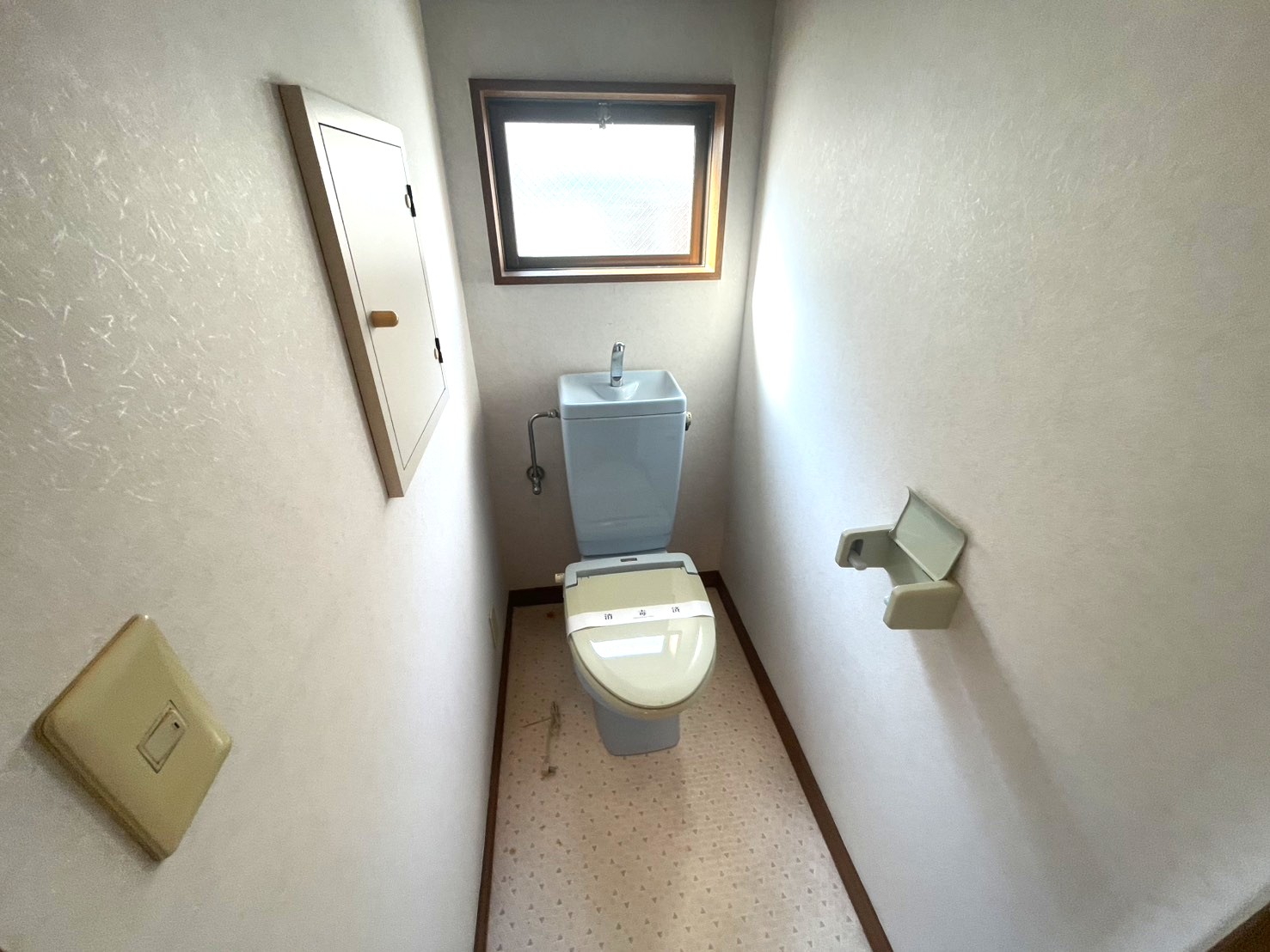 杉田4丁目戸建てのトイレ写真