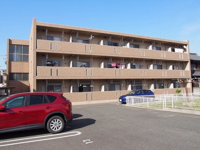 建物外観　落ち着いた雰囲気の外観です