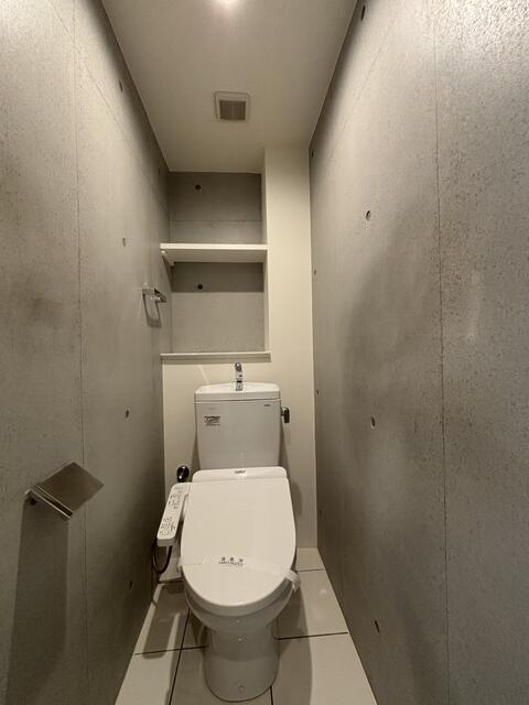 東京メトロ南北線 麻布十番駅 徒歩8分 5階建 築8年のトイレ写真