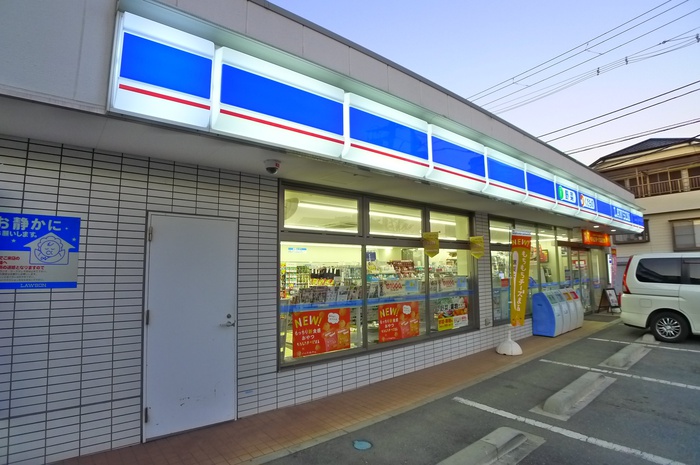 コンビニ　ローソン（コンビニ）まで394m