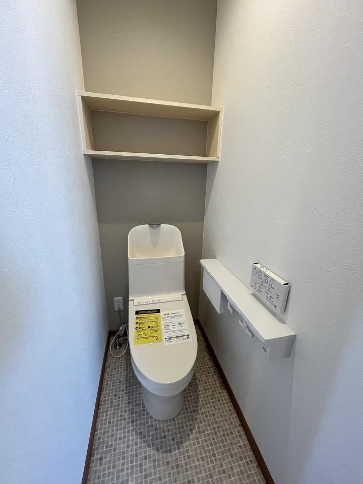 留萌市 2階建 築3年のトイレ写真
