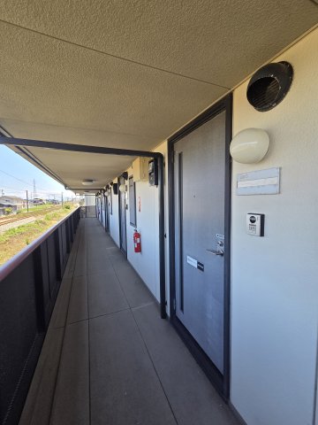 リブェール高岡の玄関写真