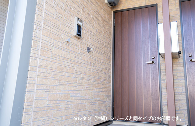 玄関　※別物件のイメージ写真となります。現状優先。