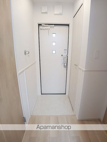アルストロメリアVの玄関写真