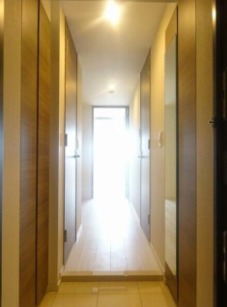 玄関　※同建物内の別部屋参考写真です