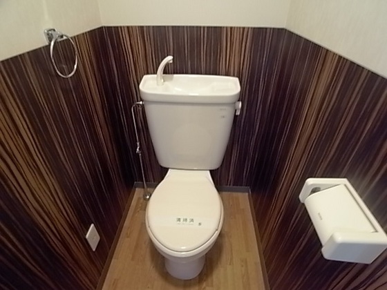 トイレ　※掲載写真は同マンション別部屋参考写真となります。