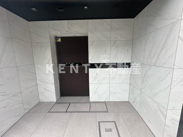 エントランス　落ち着いたエントランスです
