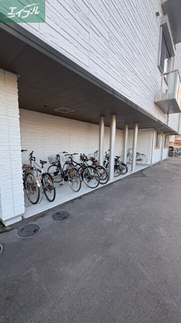 シャーメゾン上中野の外観写真