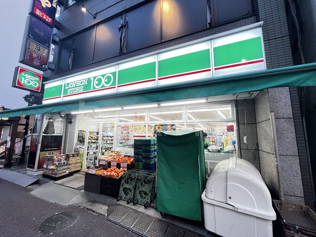 コンビニ　ローソンストア100八柱店（コンビニ）まで10m