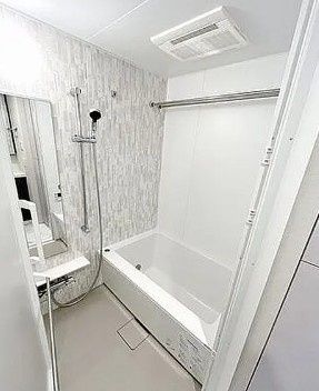 バス・シャワールーム　写真は同タイプ住居です。