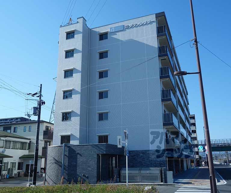 グランレブリー桂川グレイスレジデンスの外観写真
