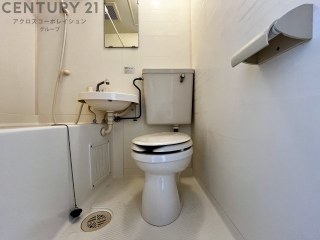 トイレ　浴室内にトイレがあります♪