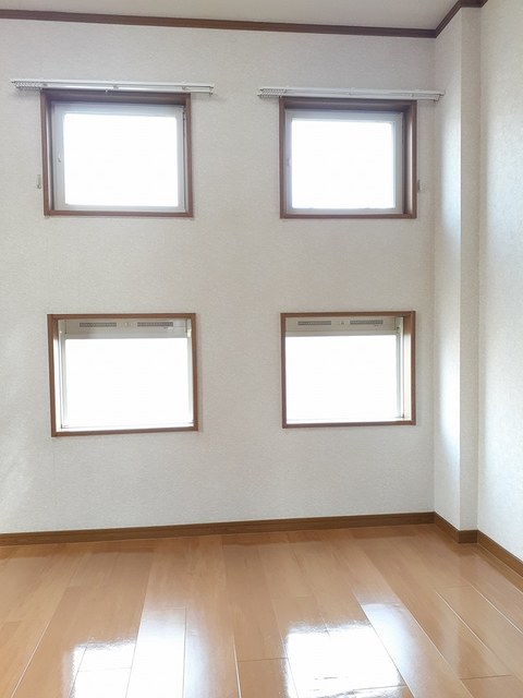 その他部屋・スペース　風通しも良い寝室です☆