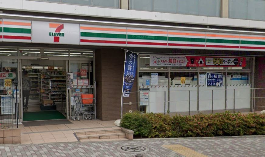 コンビニ　セブンイレブン 新宿市谷台町店（コンビニ）まで371m