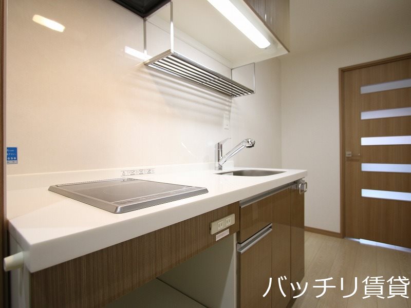 キッチン　別号室タイプの為、現状を優先いたします
