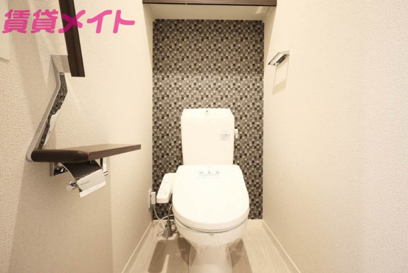 トイレ　同タイプ部屋写真です。