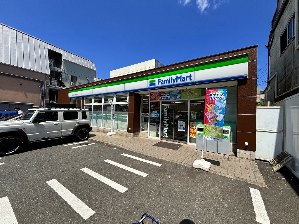 コンビニ　ファミリーマート杉並成田東三丁目店（コンビニ）まで318m