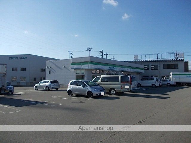 コンビニ　ファミリーマート（コンビニ）まで230m