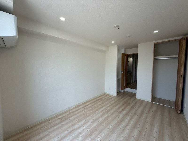 ルストーレ西宮北口1号棟の居間写真