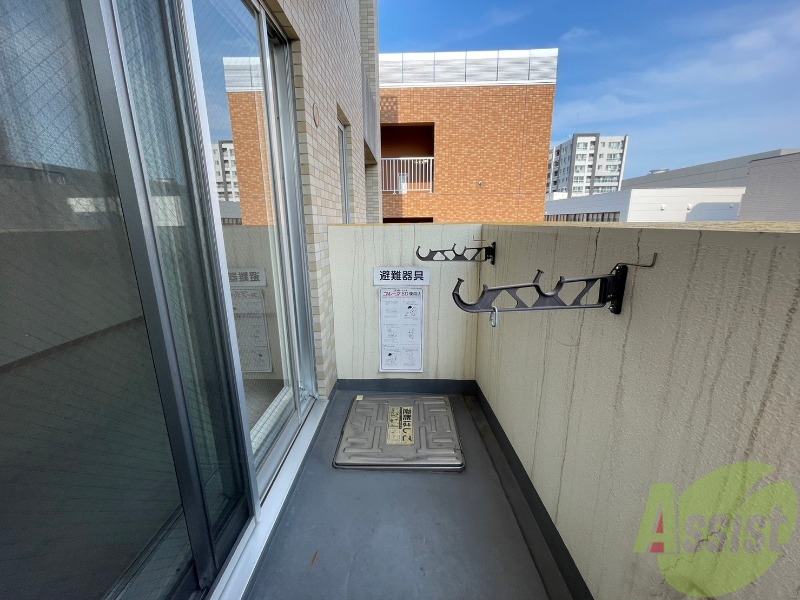 バルコニー　バルコニーです。洗濯物を干したり一息ついたりできますね！