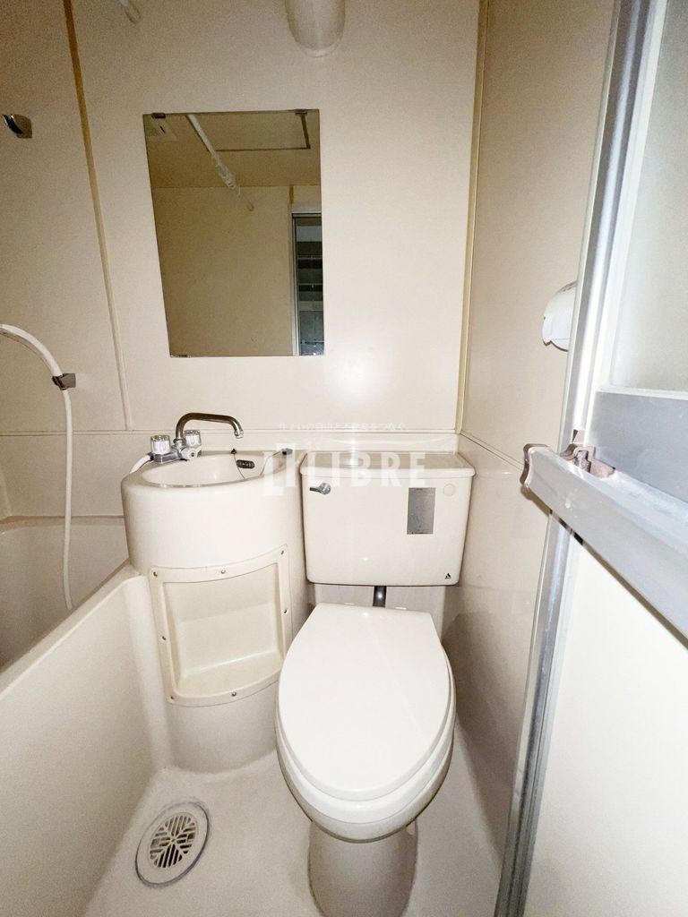 ＪＲ中央線 立川駅 徒歩10分 2階建 築40年のトイレ写真