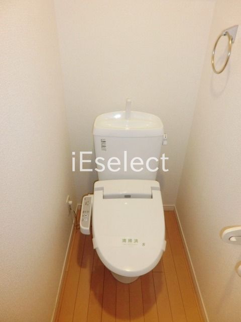 トイレ　ウォシュレット付のトイレ。