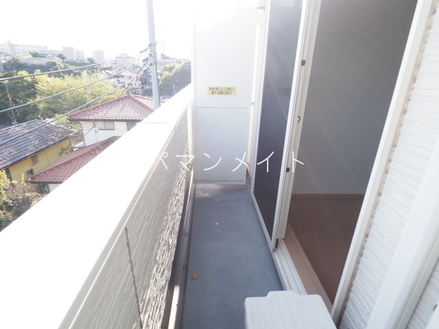バルコニー　開放的で明るい空間を演出してくれるバルコニーです